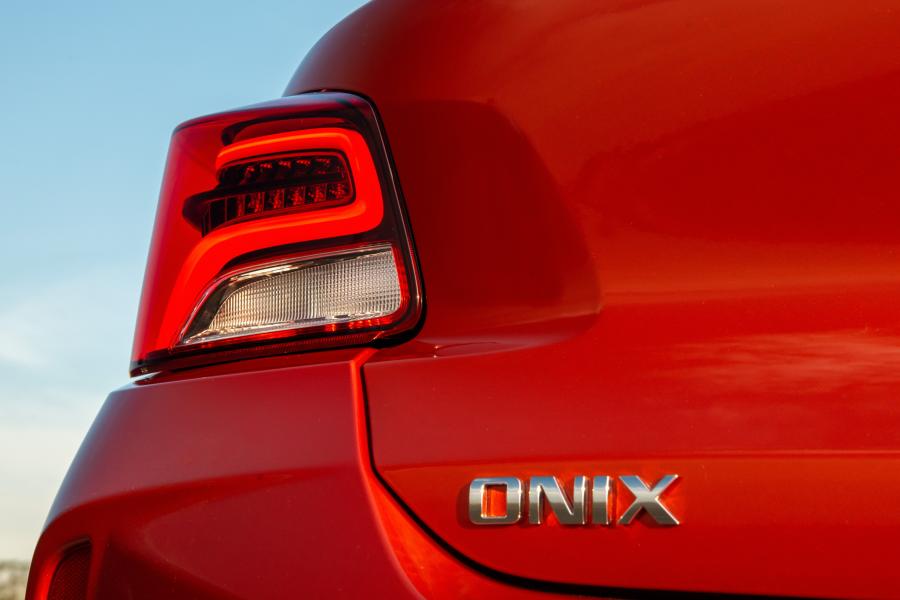 Детали экстерьера Chevrolet Onix Premier 2019 года  (LA) (фото 11 из 22)